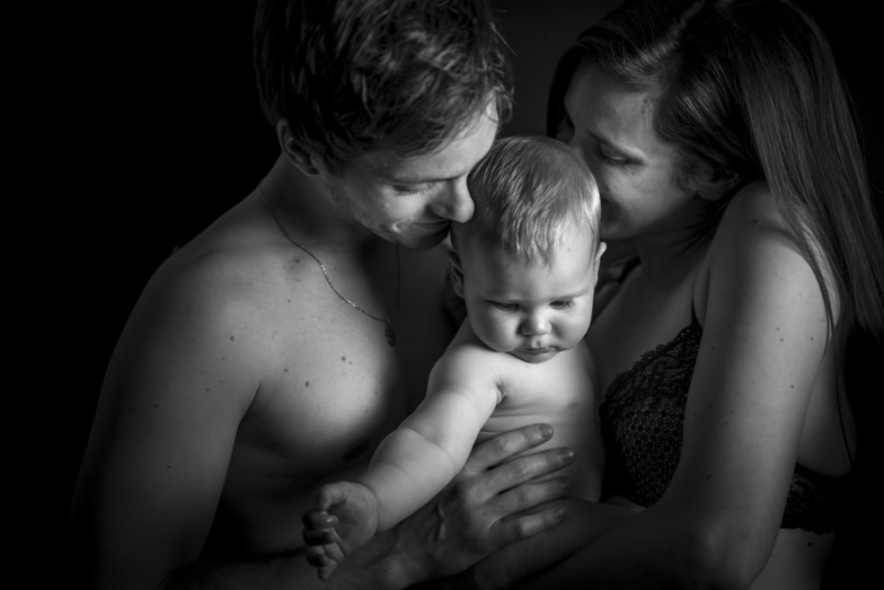 Photographie de famille avec bébé | Photographe portrait | Montauban | Villeneuve-sur-Lot | Agen | Toulouse
