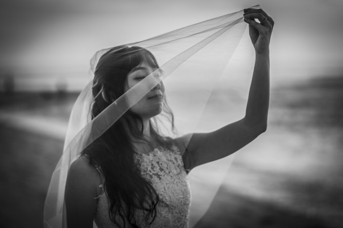 Trash the Dress - Mariée plage océan - Photographe Valérie Jaubert Montauban