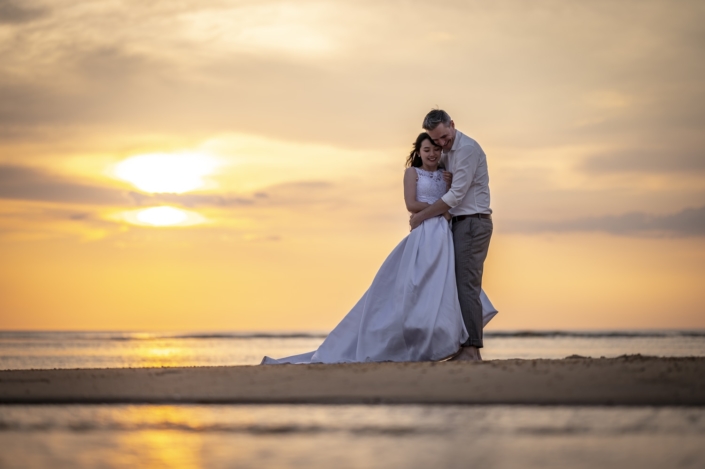 Trash the Dress - Mariée plage océan - Photographe Valérie Jaubert Montauban