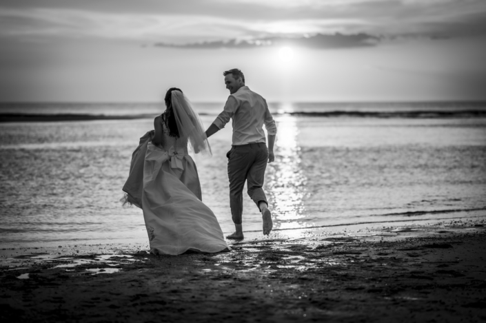 Trash the Dress - Mariée plage océan - Photographe Valérie Jaubert Montauban