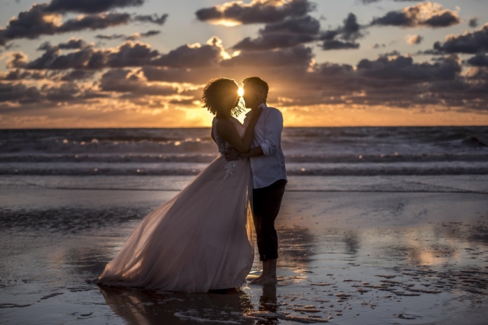 Trash the Dress - Mariée plage océan - Photographe Valérie Jaubert Montauban