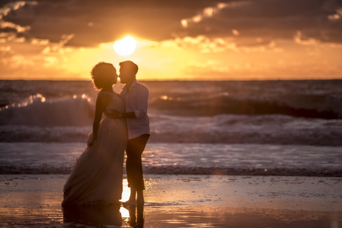 Trash the Dress - Mariée plage océan - Photographe Valérie Jaubert Montauban