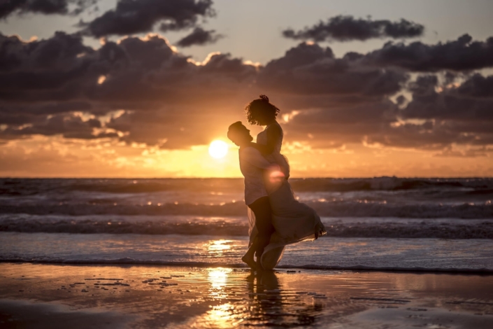 Trash the Dress - Mariée plage océan - Photographe Valérie Jaubert Montauban