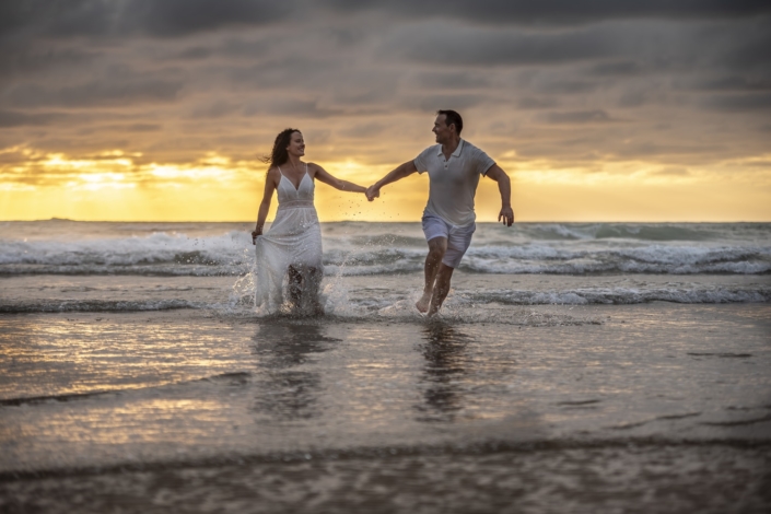 Trash the Dress - Mariée plage océan - Photographe Valérie Jaubert Montauban